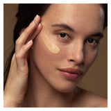 PersonUsing Antipodes Diem VitaminC Pigment-Correcting WaterCream