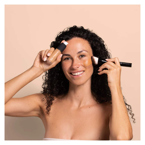 TOK Beauty Foundation Brush - Lifestyle
